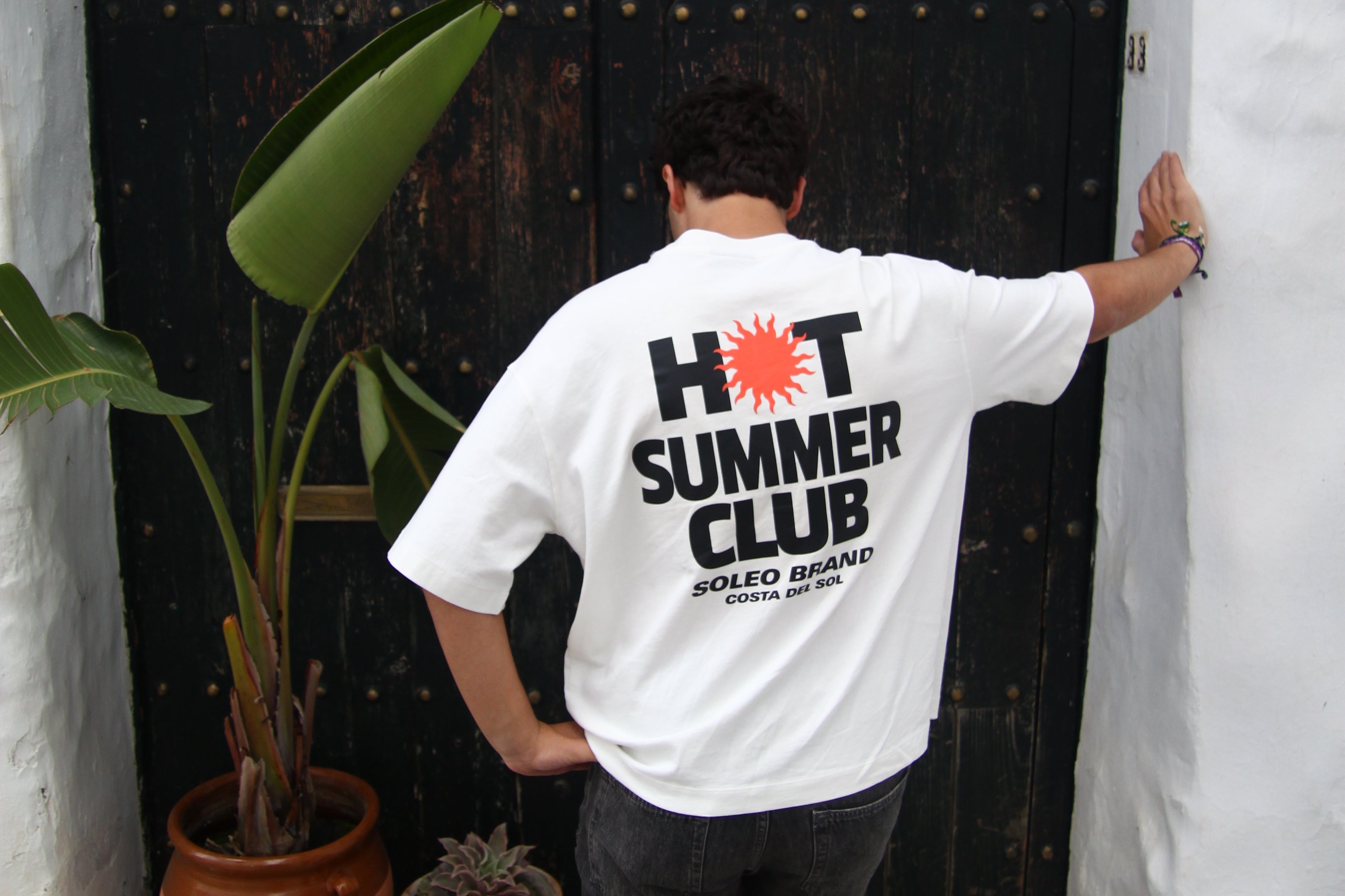 HOT SUMMER CLUB